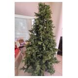 J1 - ARTIFICIAL CHRISTMAS TREE UNDECORATED (K71)