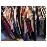 S2 - MIXED LOT OF WOMEN'S CLOTHING (R56)