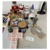 J2 - MIXED LOT OF WALL PLAQUES & FIGURINES (L112)