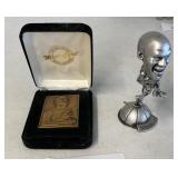 J2 - MICHAEL JORDAN MINT CARD & FIGURINE (L65)