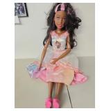 J2 - MATTEL FASHION DOLL (L172)