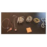 J2 - MIXED LOT OF COSTUME JEWELRY (F51)