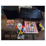 J1 - VINTAGE COLLECTIBLES AND DECOR LOT (E388)