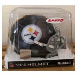 J1 - PITTSBURGH STEELERS MINI HELMET (A215)