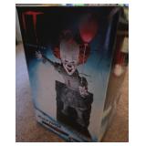 J1 - IT CHAPTER TWO COLLECTIBLE FIGURE (E372)