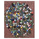 J1 - LARGE LOT VINTAGE GLASS MARBLES (A533)
