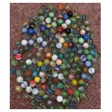 J1 - LARGE LOT VINTAGE MARBLES (A524)