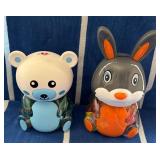 J1 - SET OF TWO PLASTIC FIGURINES (K67)