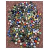 J1 - LARGE LOT VINTAGE MARBLES ASSORTED (A532)