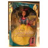 J1 - VINTAGE SNOW WHITE DOLL SET (B189)