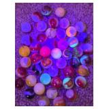 J1 - LOT ASSORTED COLORFUL MARBLES (A538)