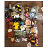 J1 - ASSORTED COLLECTIBLES AND TOYS LOT (A326)