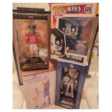 J1 - LOT COLLECTIBLE FIGURES ASSORTED (A40)