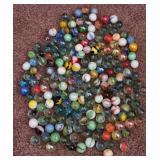 J1 - LARGE LOT VINTAGE MARBLES ASSORTED (A521)