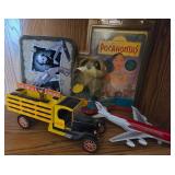 J1 - VINTAGE COLLECTIBLES AND TOY ASSORTMENT (E302