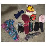 J4 - LOT OF WINTER ACCESSORIES (K19)