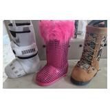 J4 - LOT OF 3 FUZZY BOOTS (L139)