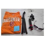 J4 - TAMPA BAY BUCCANEERS TSHIRT AND CAMERA