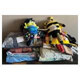 J4 - LOT OF BLANKETS AND PLUSH TOYS (L66)