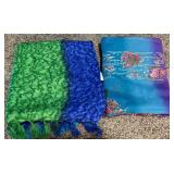 J4 - LOT OF ASSORTED SCARVES AND WRAPS (K9)