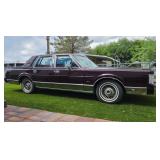 696 - 1988 LINCOLN TOWN CAR MILEAGE 94K
