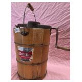 540 - VINTAGE DIXIE BELL ICE CREAM MAKER (E44)
