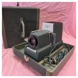 540 - VINTAGE ARGUS 300 PROJECTOR WITH CASE (E43)