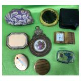 11 - ASSORTMENT OF VINTAGE COLLECTIBLES ( Z71)