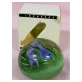 538 - LUNDBERG SIGNED ART GLASS PAPERWEIGHT (W184)