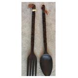 N1 - HAND-CARVED WOOD SERVING UTENSILS