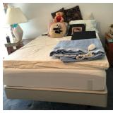 N1 - LOT OF BEDDING, PLUSH TOYS, PILLOWS (M63)