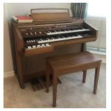 N1 - VINTAGE YAMAHA ELECTRIC ORGAN WITH BENCH