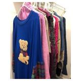 N1 - LOT OF ASSORTED WOMENS CLOTHING (M12)