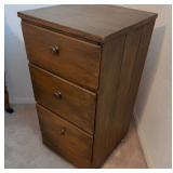 N1 - WOODEN 3 DRAWER CHEST/STAND  (E13)