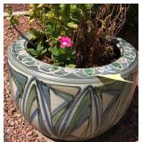 N1 - DECORATIVE PLANTER POT WITH PLANT (F3)