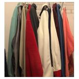 N1 - LOT OF ASSORTED WOMENS CLOTHING (M8)