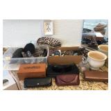 N1 - LOT OF EYEGLASSES WALLETS AND ACCESSORIES