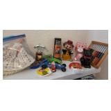 N1 - ASSORTED VINTAGE COLLECTIBLES (E40)