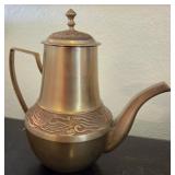 N1 - VINTAGE BRASS TEAPOT  (L24)