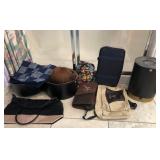 N1 - LOT OF TRAVEL ACCESSORIES (M30)
