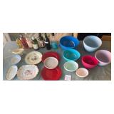 722 - MIXED LOT OF DISHWARE & BOTTLES (G57)