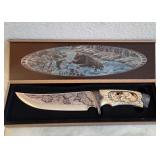 722 - COLLECTIBLE KNIFE IN DISPLAY BOX (K142)