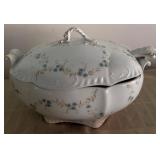 722 - VINTAGE ROYAL SEMI PORCELAIN TUREEN (G12)
