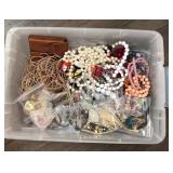 722 - TUB OF COSTUME JEWELRY (A146)