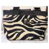 722 - DOONEY & BOURKE TOTE (A30)