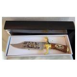 722 - COLLECTIBLEKNIFE W/DECORATIVE HILT (K141)