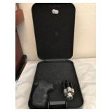 722 - REVOLVER GRIP & AMMO LOADER (A179)