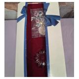 11 - SWAROVSKI CRYSTAL MARGUERITE DAISY FLOWER