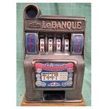 11 - VINTAGE SLOT MACHINE COIN BANK (D75)