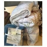 S1 - MIXED LOT OF BEDDING (L202)